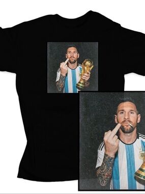 Messi holding World Cup trophy Tshirt (Unisex)